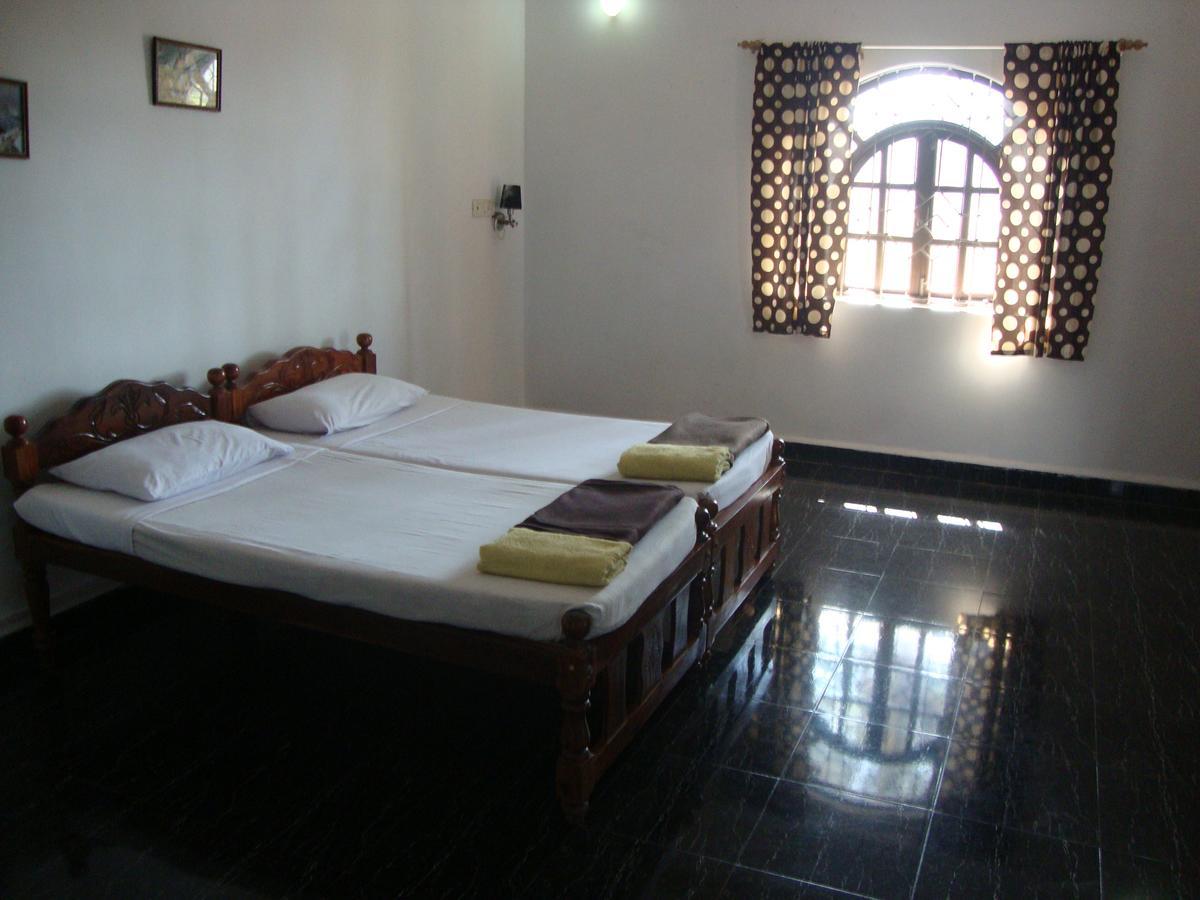 Leon Hide Out Guest House Васко-да-Гама Экстерьер фото
