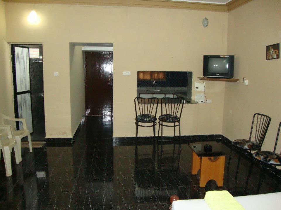 Leon Hide Out Guest House Васко-да-Гама Экстерьер фото